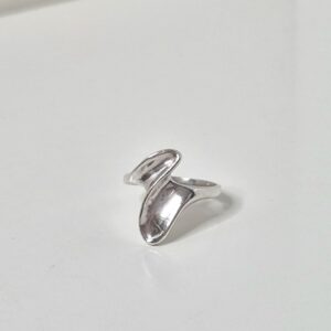 Vågig ring i silver